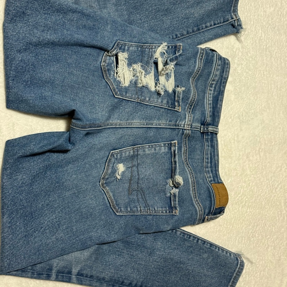 Woman’s American eagle jeans